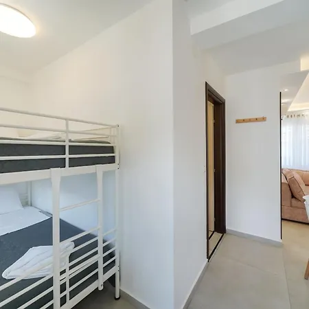 The Brothers House شقة باناجيا